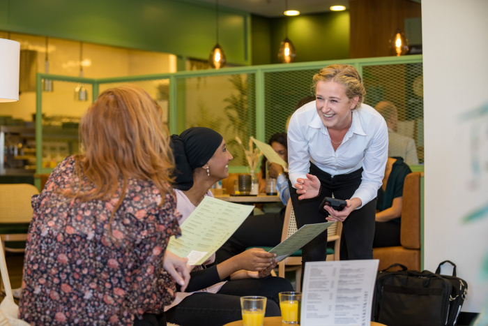 Restaurant Pleyn bij Utrecht Centraal Beatrix Theater - lunch borrel ontbijt diner